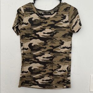 Camouflage Patterned Short Sleeve Tee